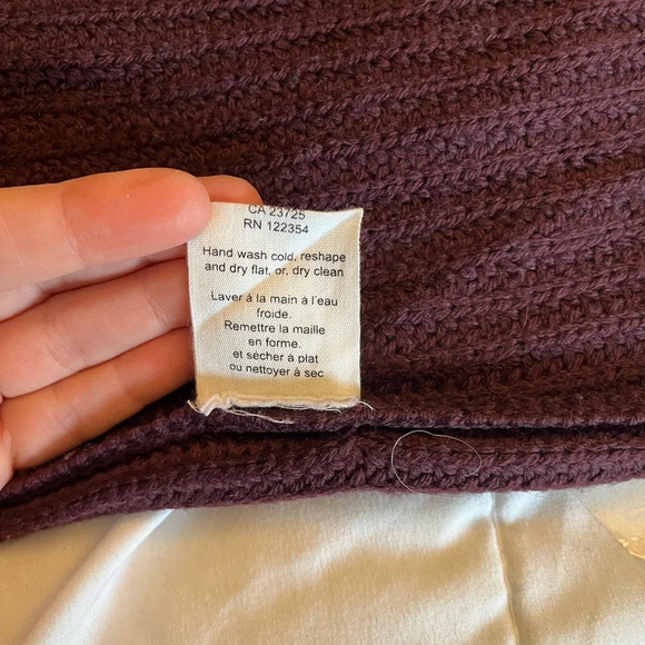 Wilfred Durandal Merino Wool Sleeveless Mock Neck Tunic
Sweater Burgundy XS - Picture 10 of 13